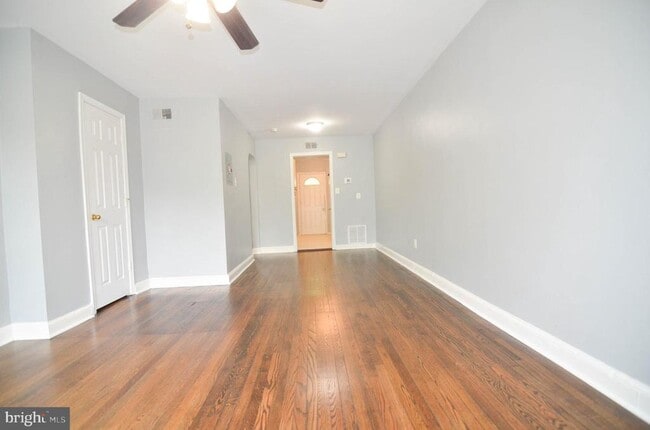 Building Photo - 39 Galveston Pl SW