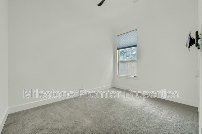 Building Photo - 3621 Brinkley Dr