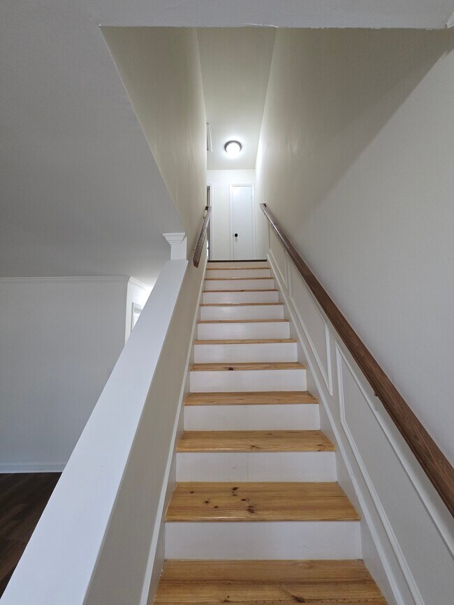 Building Photo - 1915 Tropicana Rd