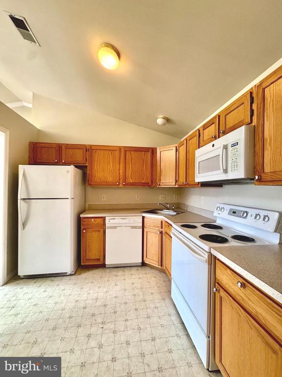 Building Photo - 152 Brookland Ct