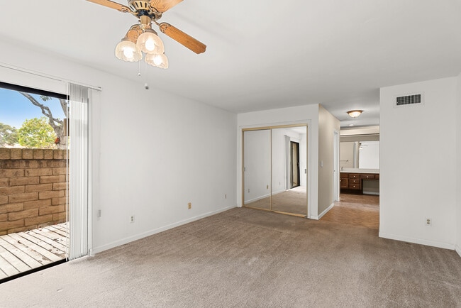 Building Photo - 1696 Caminito Aliviado