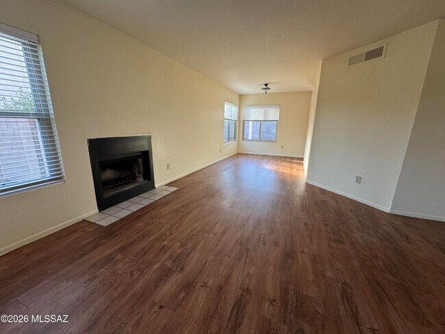 Building Photo - 5200 W Wood Owl Dr