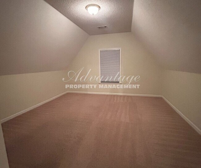 Building Photo - Newly Renovated Home | Collierville