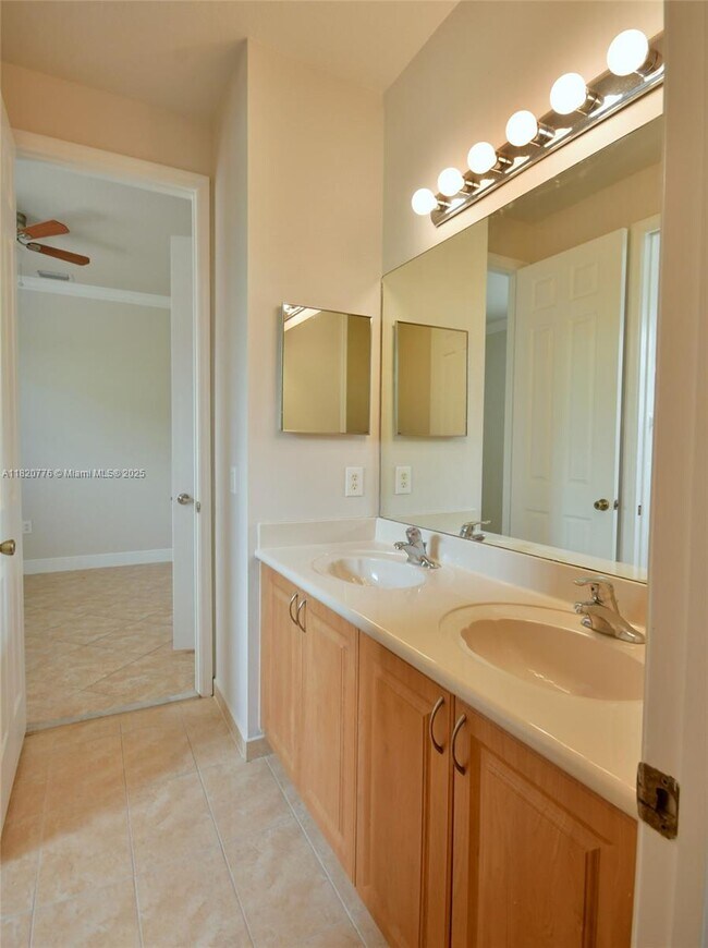 Building Photo - 8940 SW 228th Ln