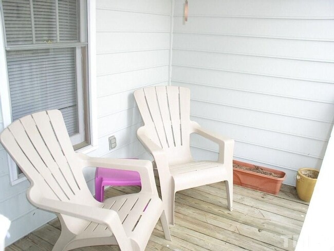 Building Photo - Carrboro / Brighton Sq. Apt. AVAILABLE