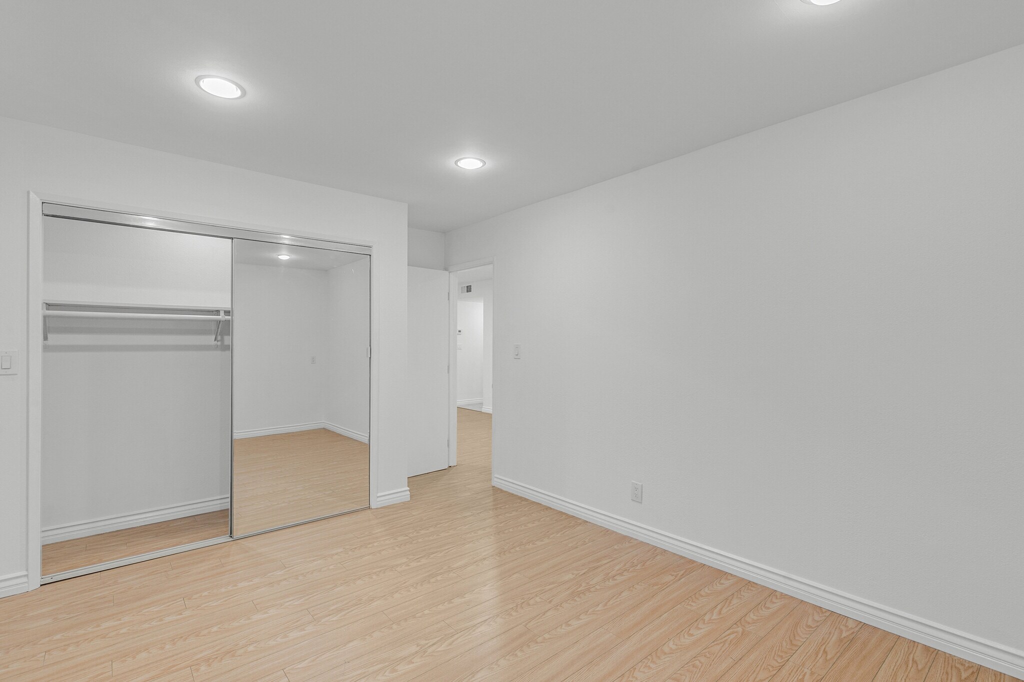 Building Photo - 121 N Croft Ave