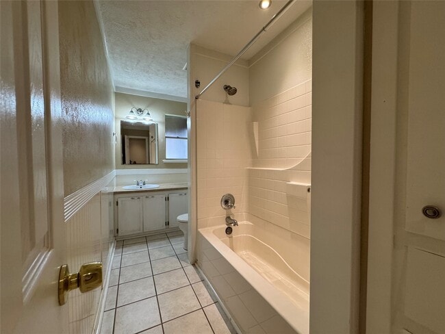 Building Photo - 1812 Dolphin Dr