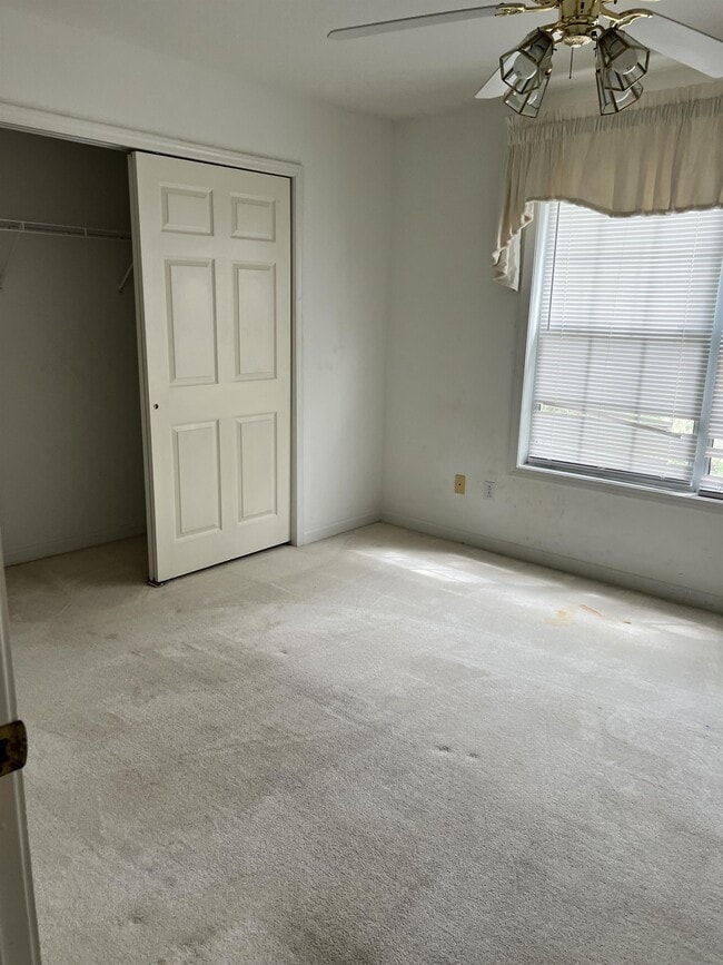 Building Photo - 2415 Stonewood Dr