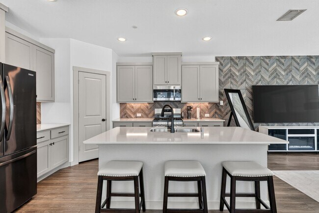 Building Photo - 4899 Ellie Ln