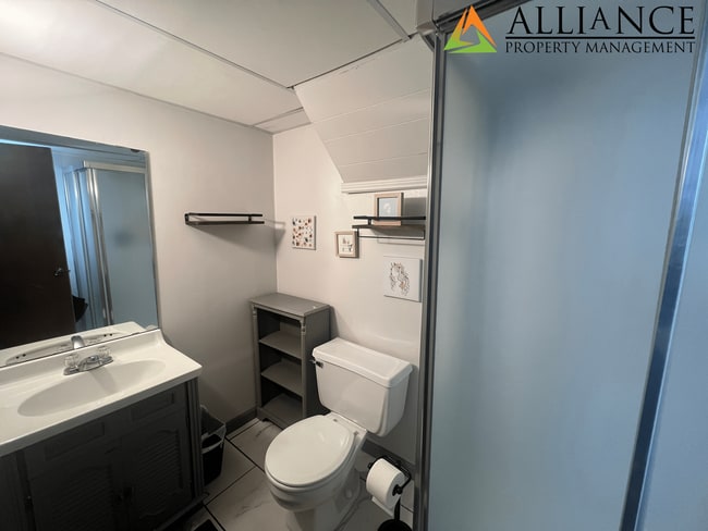 Building Photo - Beautiful Home with Easy Access to Ft. Riley!