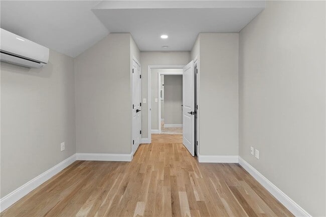 Building Photo - 376 Arnolds Neck Dr