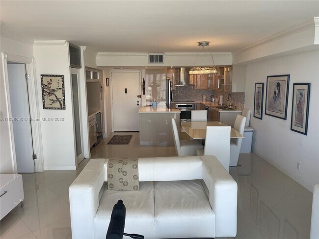 Building Photo - 2101 S Ocean Dr