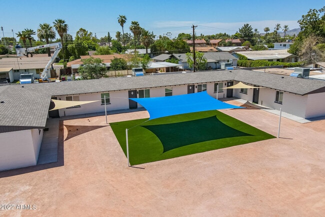 Building Photo - 37 E El Parque Dr