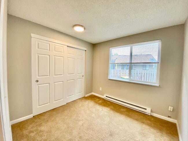 Building Photo - PL T OSTR01