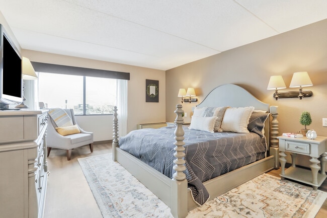 Building Photo - 1718 Underpass Way