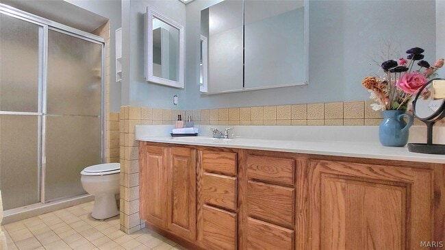 Building Photo - 874 Hollyridge Dr