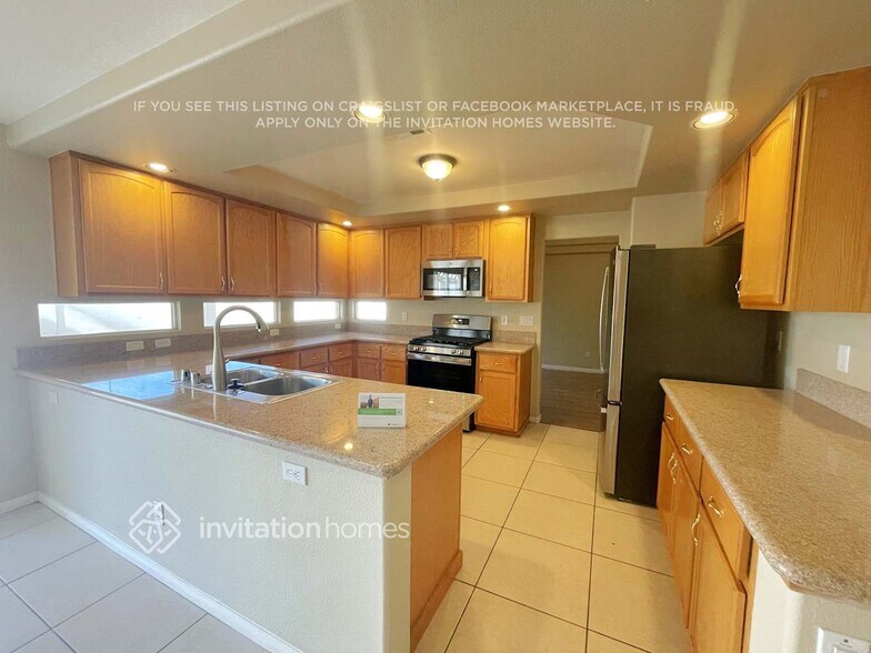 Building Photo - 494 Fiddlehead Ave