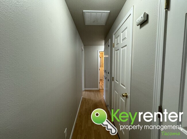Building Photo - Must-have 3Bed/1Bath Tacoma Home + 50% Off...