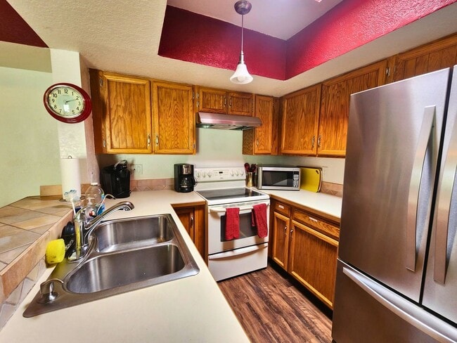 Building Photo - 3343 N Glen Creek Dr