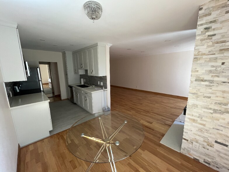 Primary Photo - 1750 Camino Palmero St