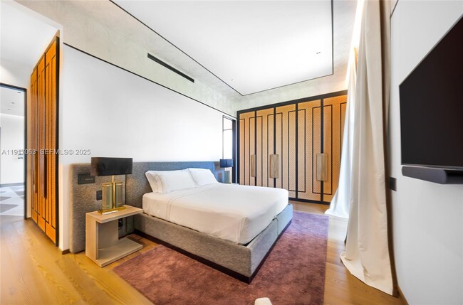 Building Photo - 200 W Rivo Alto Dr