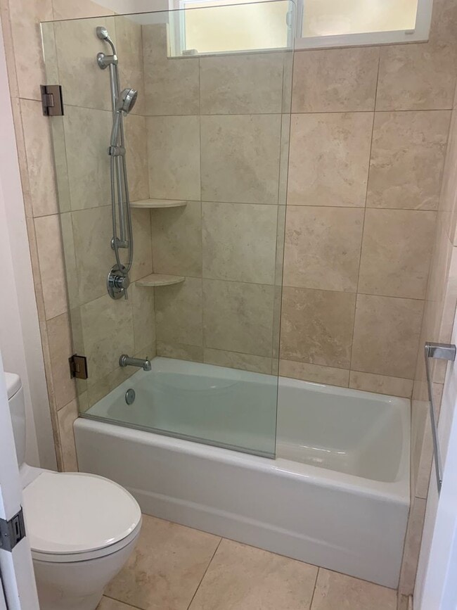 Building Photo - Updated 3 bedroom 2 bathroom Single Family...