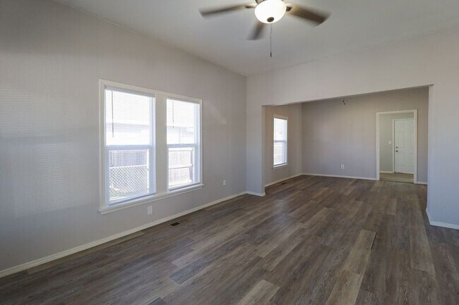 Building Photo - 535 S 39th W Ave