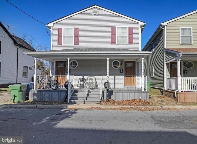 Building Photo - 522 Merchant St