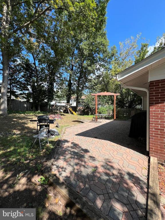 Building Photo - 9004 Brightlea Ct