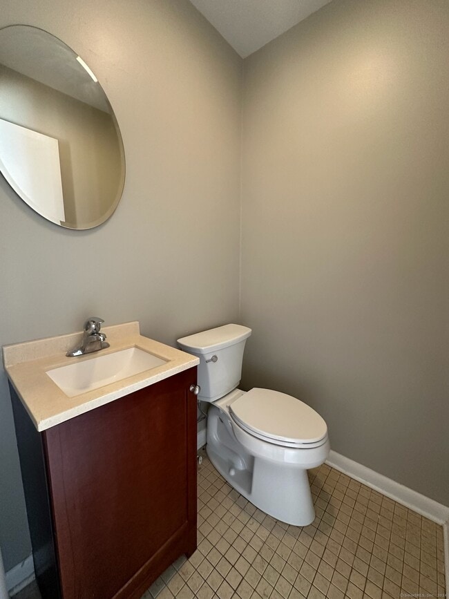 Building Photo - 26 Couch St