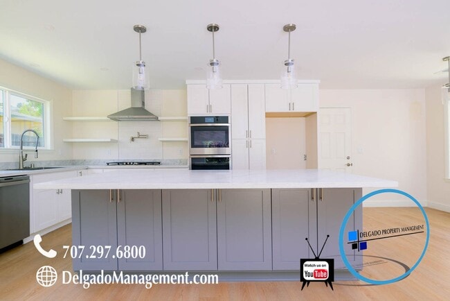 Building Photo - Central Benicia newly remodeled 3 bedroom home