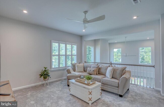 Building Photo - 33163 Oyster Cove Dr