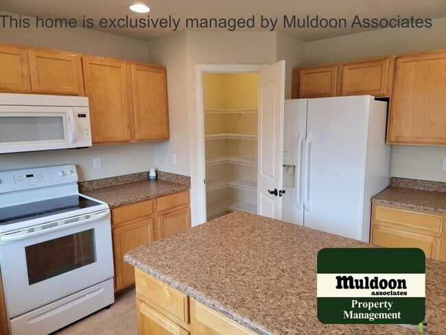 Building Photo - ? Bright & Spacious 3-Bedroom Home w/ 3-Car Garage