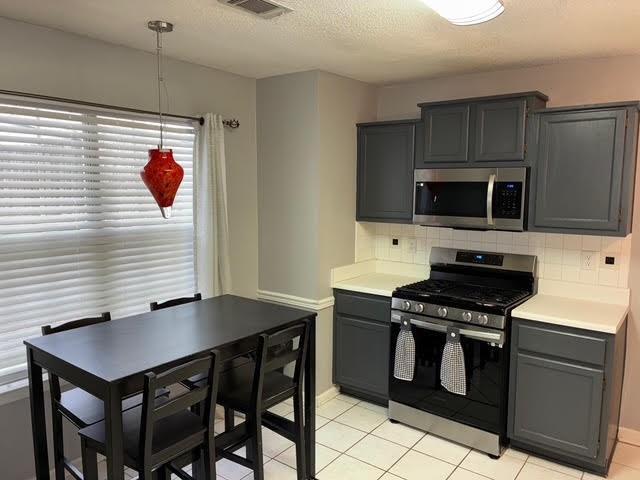 Building Photo - 139 Summer Crest Pl SW