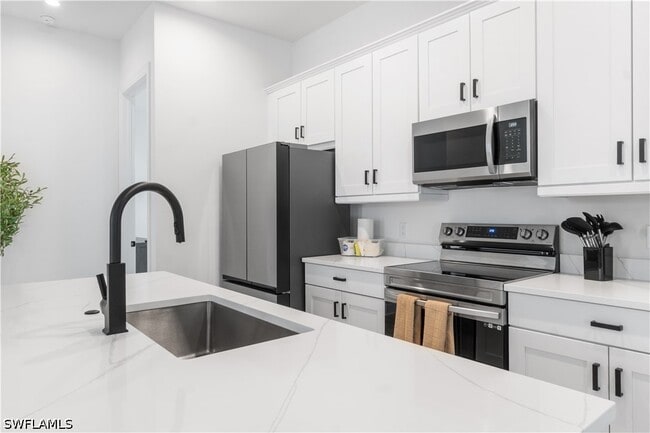 Building Photo - 551 97th Ave N