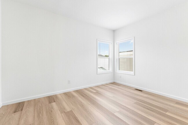 Building Photo - BRAND NEW HOME IN THE PLEASURE POINT AREA OF SANTA CRUZ. $3,750 Per Month