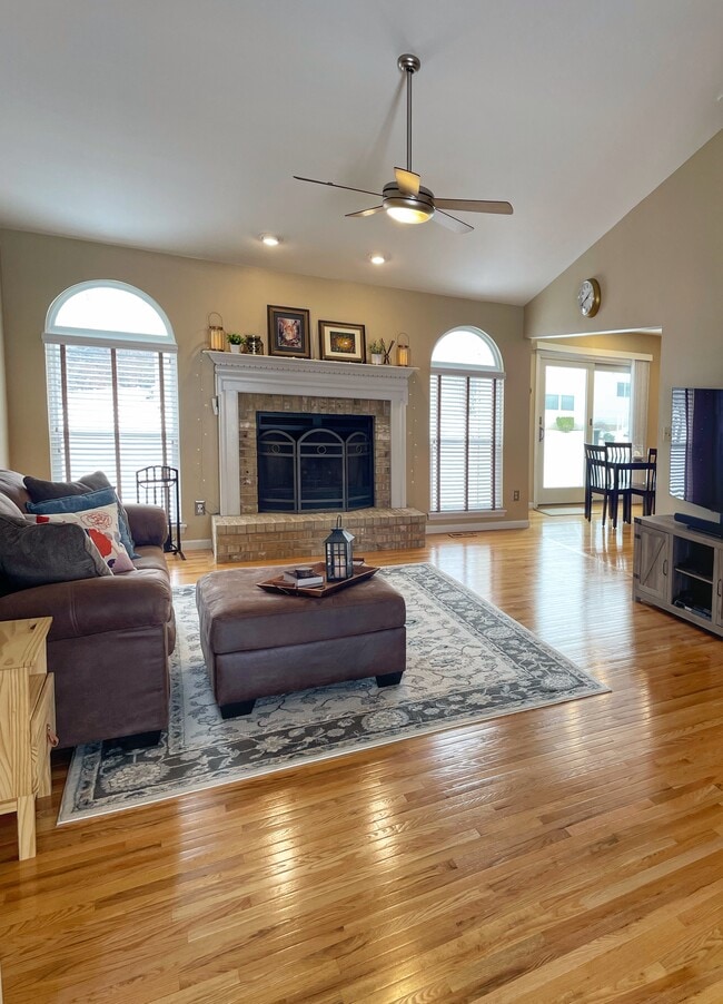 Building Photo - 16 Sea Pines Ct