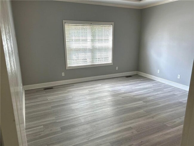 Building Photo - 4901 Planters Walk