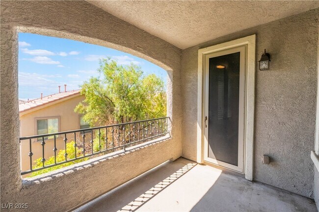 Building Photo - 11901 Luna Del Mar Ln