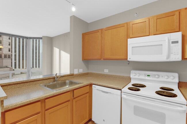 Building Photo - 222 N Columbus Dr