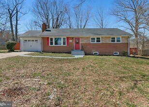 Building Photo - 11901 Crestwood Ave S
