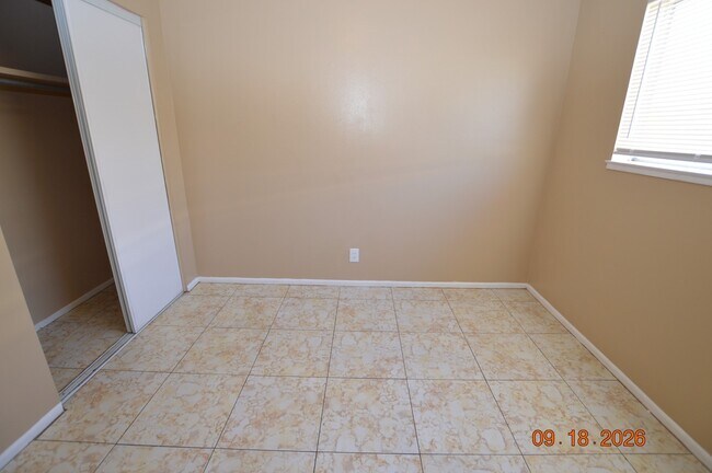 Building Photo - 617 Vincent Way
