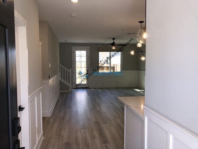 Building Photo - 5013 Wuthering Ave