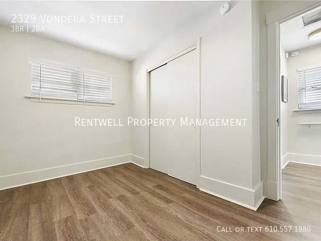 Building Photo - 2329 Vondera St