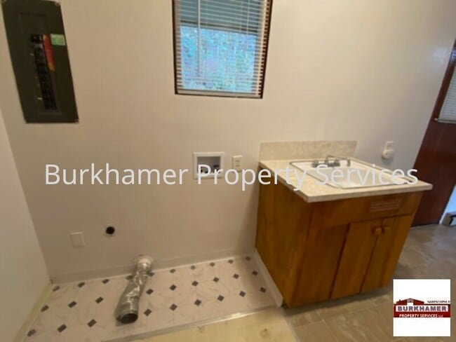 Building Photo - 6700 Olympic Hwy