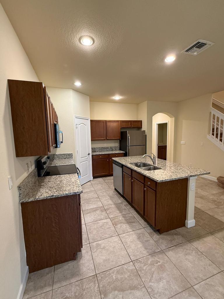Building Photo - 5037 Ashley River Rd