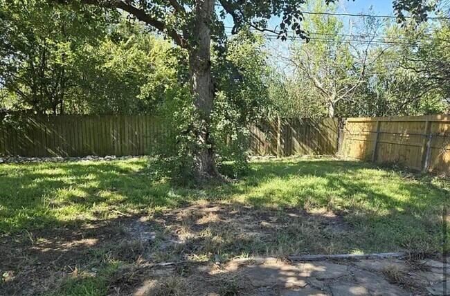 Building Photo - 1902 Cleveland St