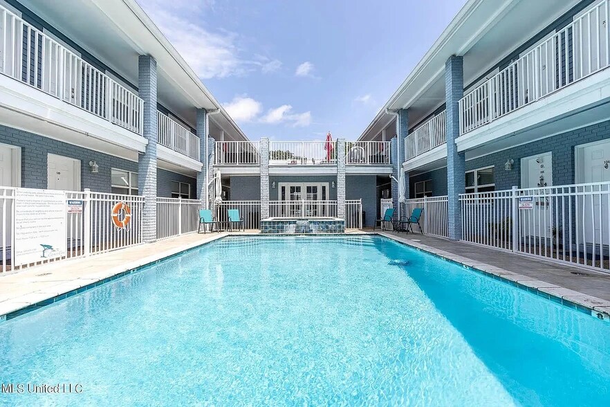 Building Photo - 1282 Beach Blvd