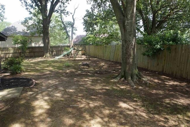 Building Photo - 1218 Simmonsridge Dr