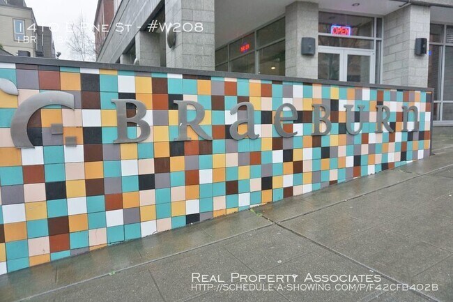 Building Photo - Braeburn Apartment